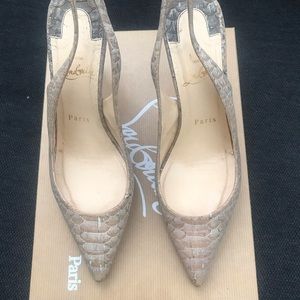 Louboutin apostrophy sling 85 liege embosse